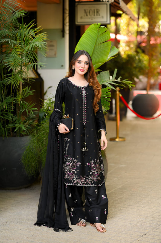 NOUN LAWN 3PC WITH FARSHI SHALWAR