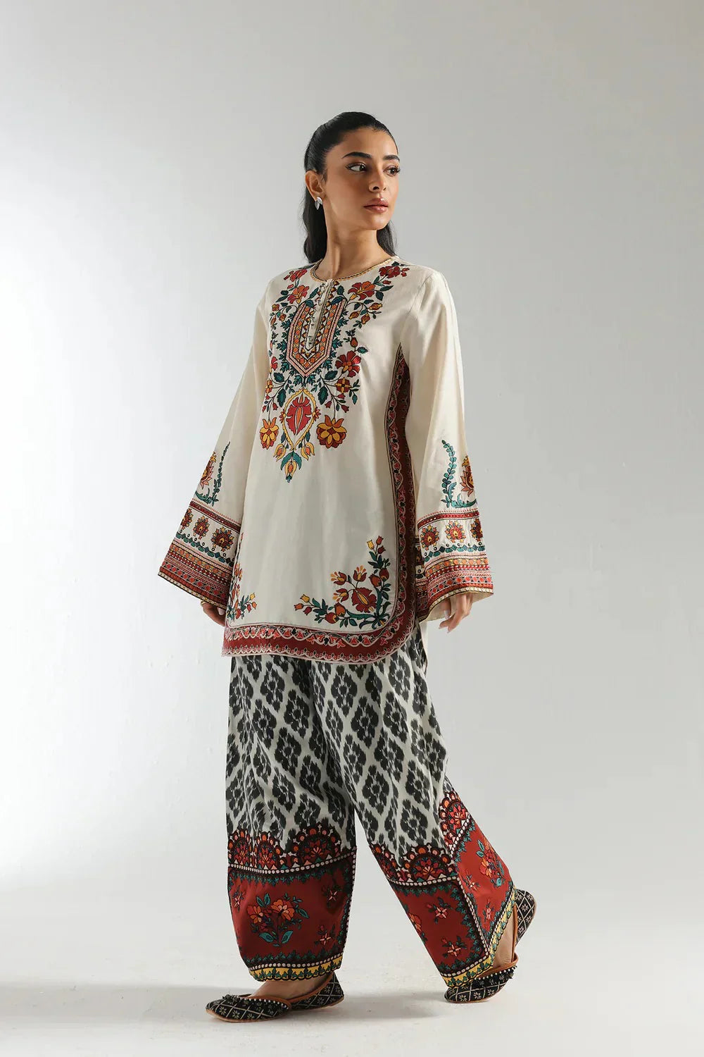 Gulistan Charm 2-Piece Lawn Suit — Floral Summer Edit - Stitch Outfit