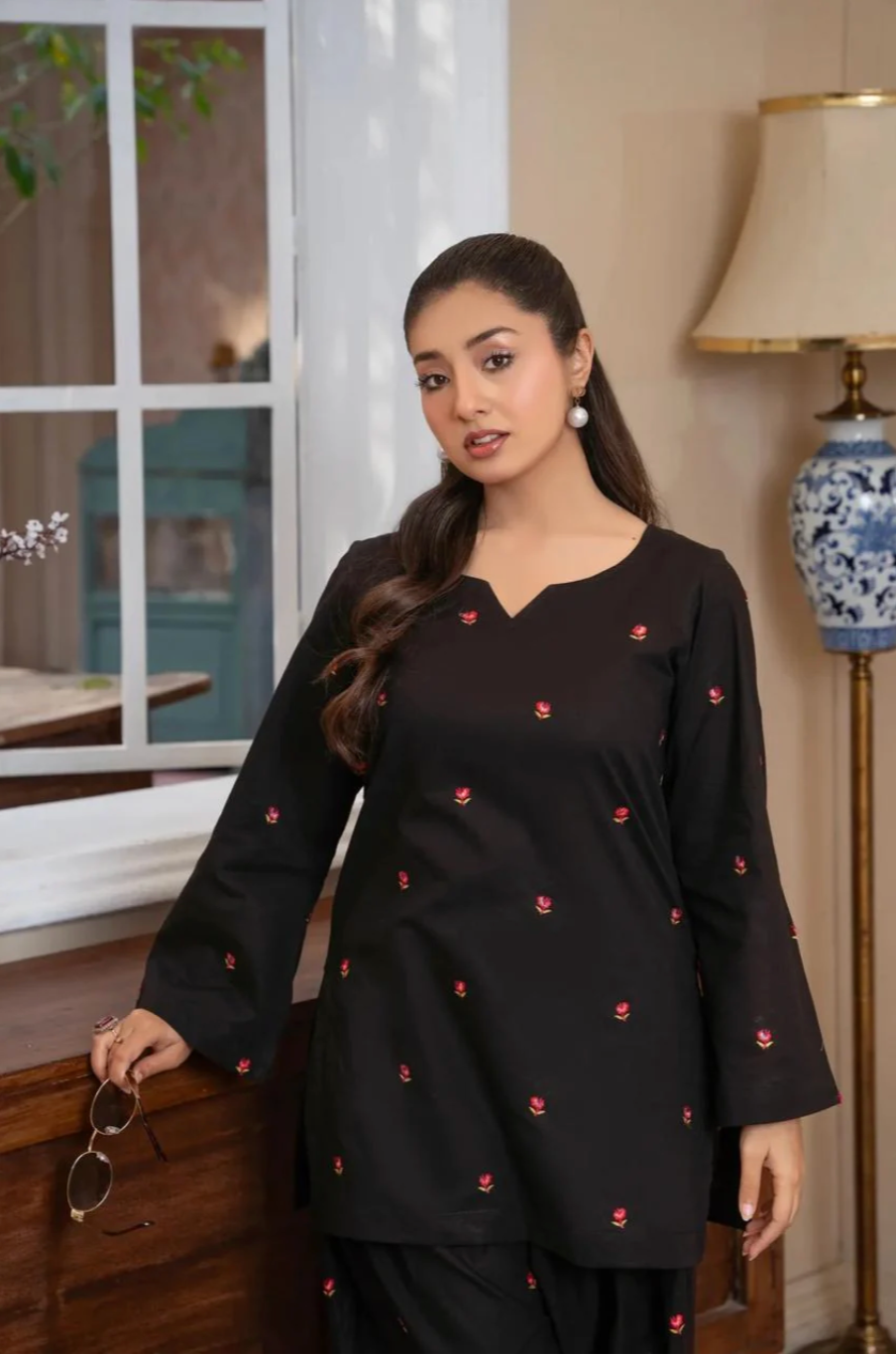 LINA LAWN 2PC ( FARSHI SHALWAR )