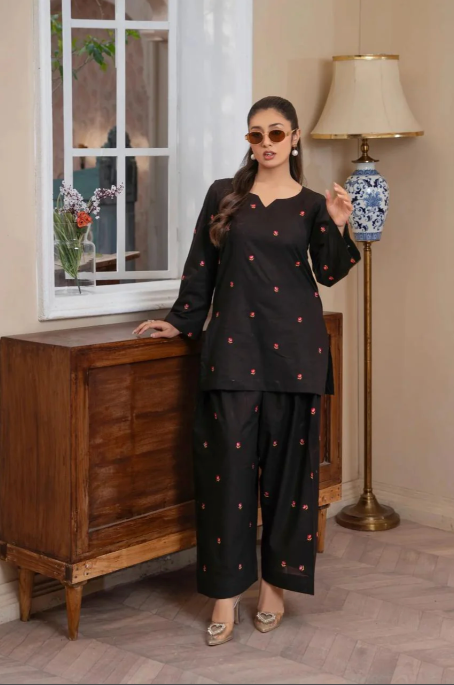 LINA LAWN 2PC ( FARSHI SHALWAR )